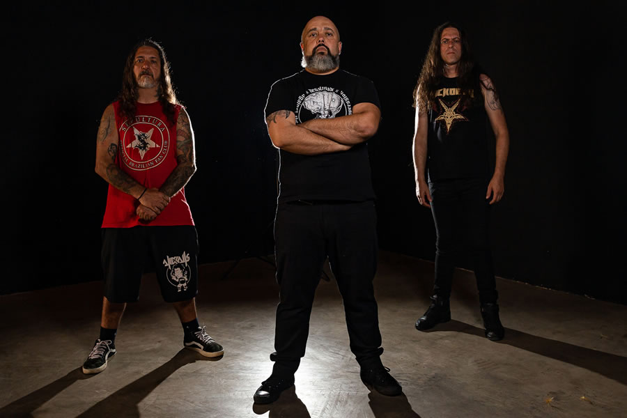 Andralls: vídeo clipe para o novo single Blood, Fire, Revenge