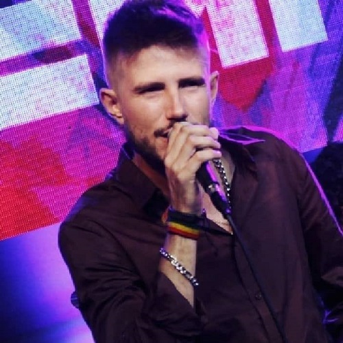 Otávio Gomes: vocalista inicia carreira solo lançando o single “Sangre por Mim”