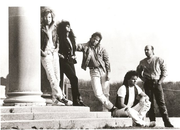 Canal debate e indica bandas com a presença de vocalistas femininas no cenário AOR (vídeo)