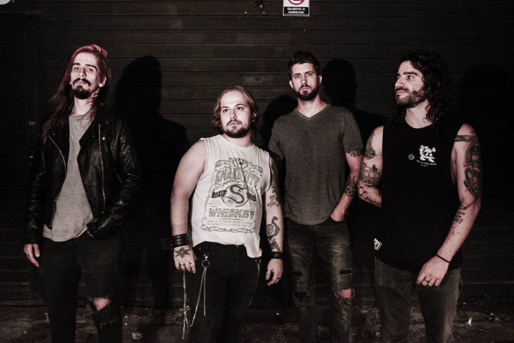 HIËNAZ fala de apostas e desejos na densa e pesada “Olhos de Cobra”