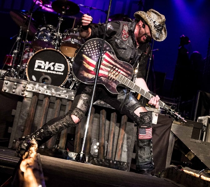 Ron Keel: Vocalista declara: “Tecnicamente ainda sou um membro do Black Sabbath!”