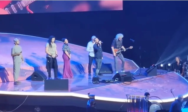 Queen: assista Brian May, Serj Tankian e Jeff Scott Soto em performance de “The Show Must Go On”, no Festival Starmus