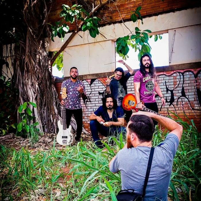 SERPENTEANDO: banda prepara três singles inéditos para lançamento no mês de dezembro