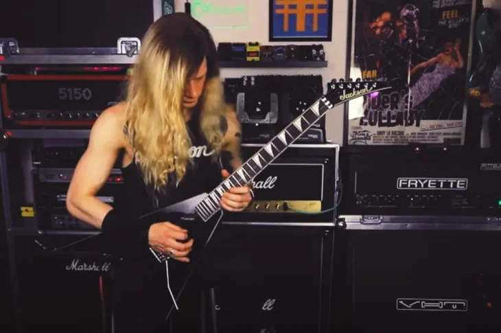 Bryce VanHoosen apresenta a Jackson RR1A Pro Plus em review direto e afiado