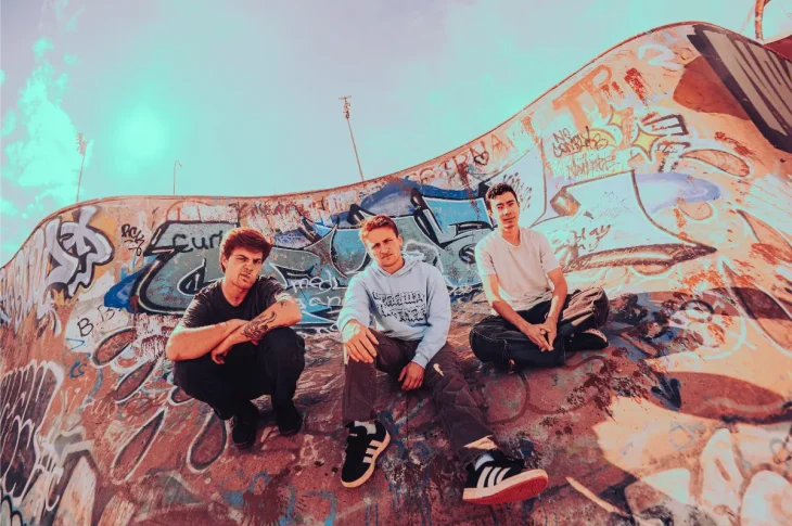 ⚡ Silly Goose anuncia álbum Keys to the City e lança double single — ouça e assista