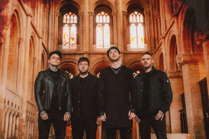 ⚡Caskets: anuncia novo álbum The Only Heaven You’ll Know para 7 de novembro e lança clipe da faixa-título.