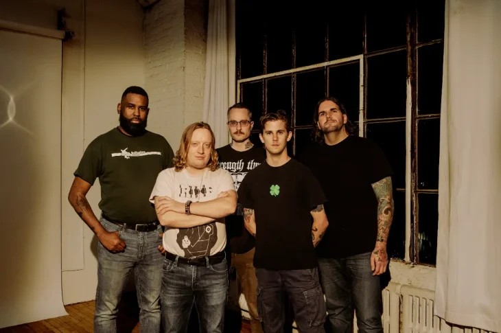 Restraining order assina com a blue grape music e anuncia novo álbum future fortune