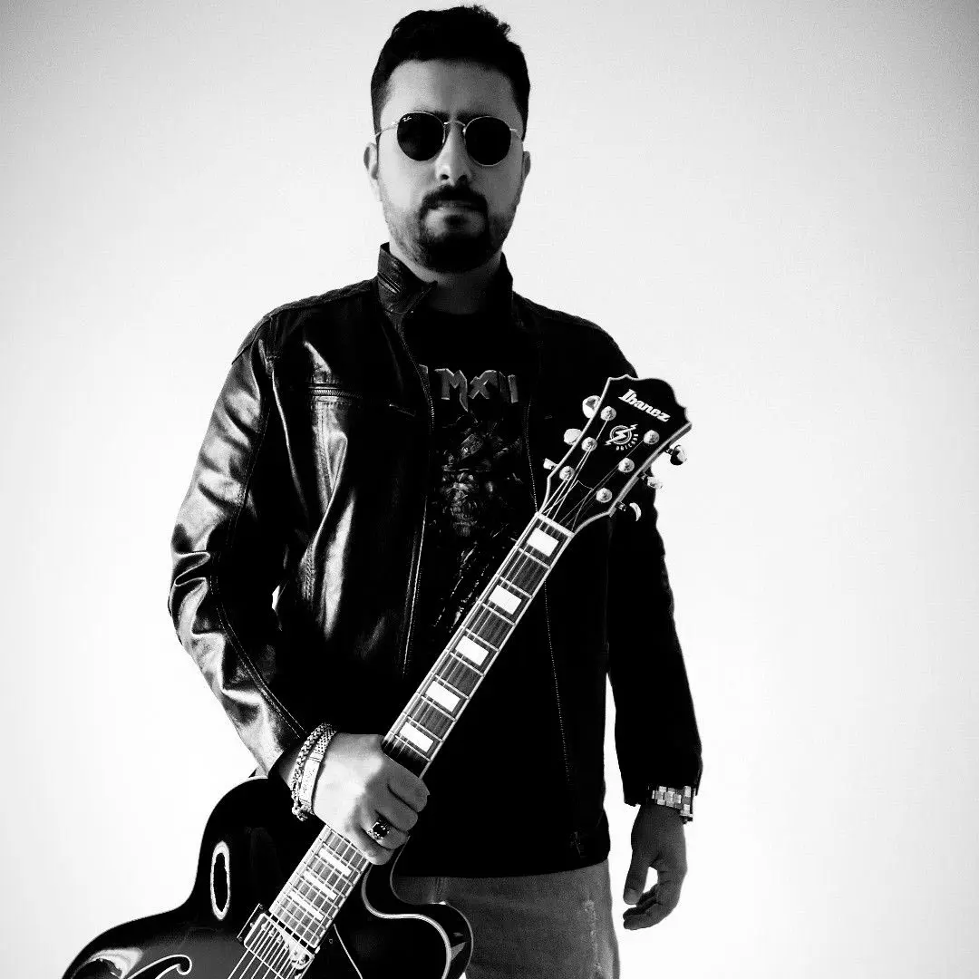 ⚡ Marcos Mira: estreia na carreira musical com o single e videoclipe “Signs.