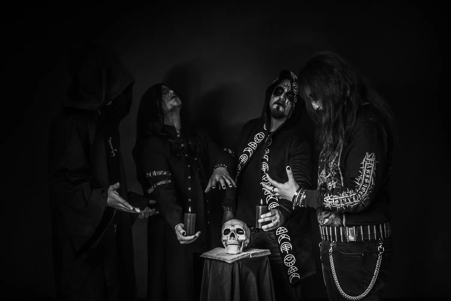 Nox Terror: anuncia el lanzamiento de su nuevo disco "Covenant Of The Lost Shadows".