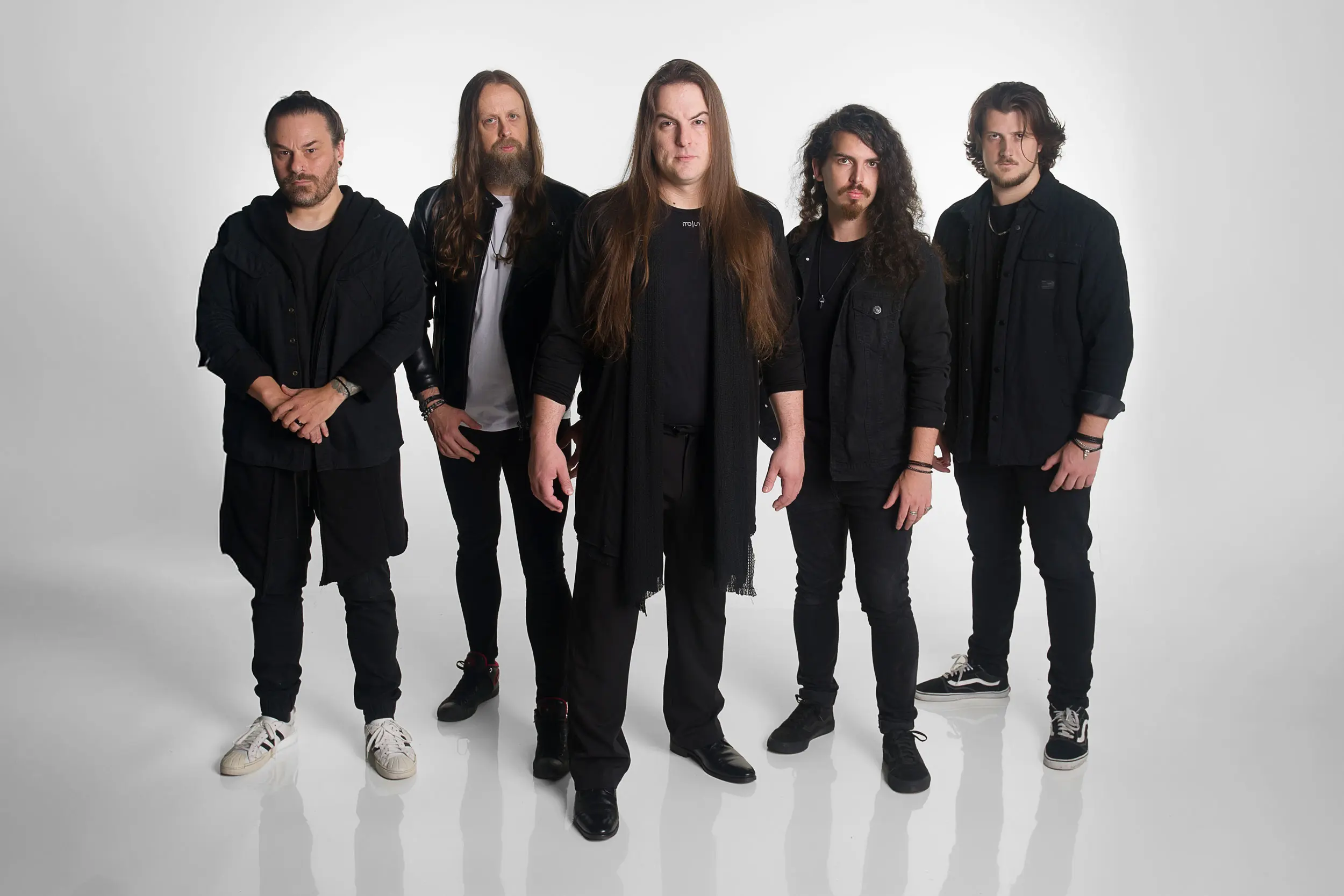 Hibria: presenta “Undying”, el primer adelanto de su próximo álbum de estudio, On the Shortness of Life, que será lanzado el 8 de agosto de 2026.