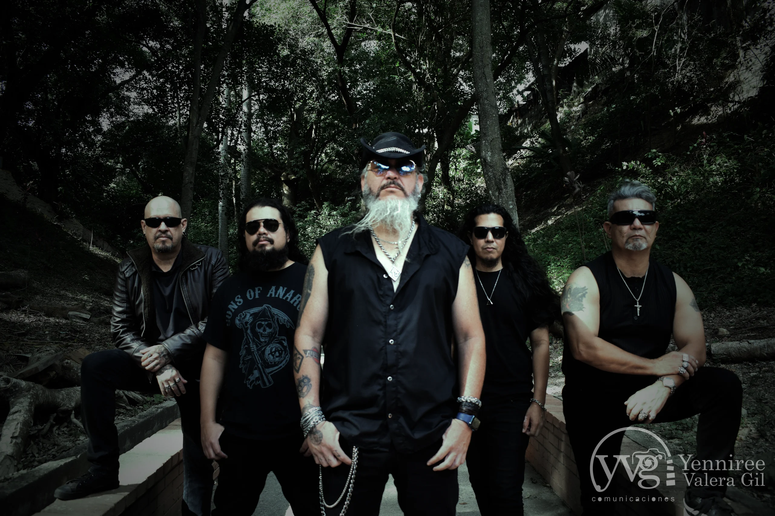 Illich desencadena el mas puro terror gotico con su nuevo sencillo: "La Biblia Negra".