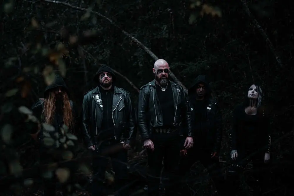 Graveir: anuncia el lanzamiento de su tercer álbum de estudio, The Festering Triad, que estará disponible el 29 de mayo.