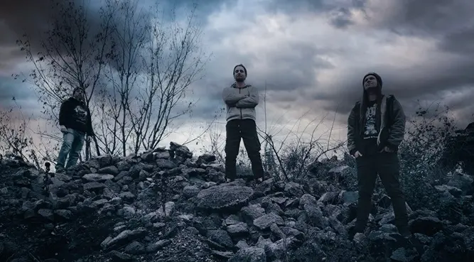 Senki: presenta el videoclip oficial de “Szilánkok”, tema principal de su EP editado en 2024.