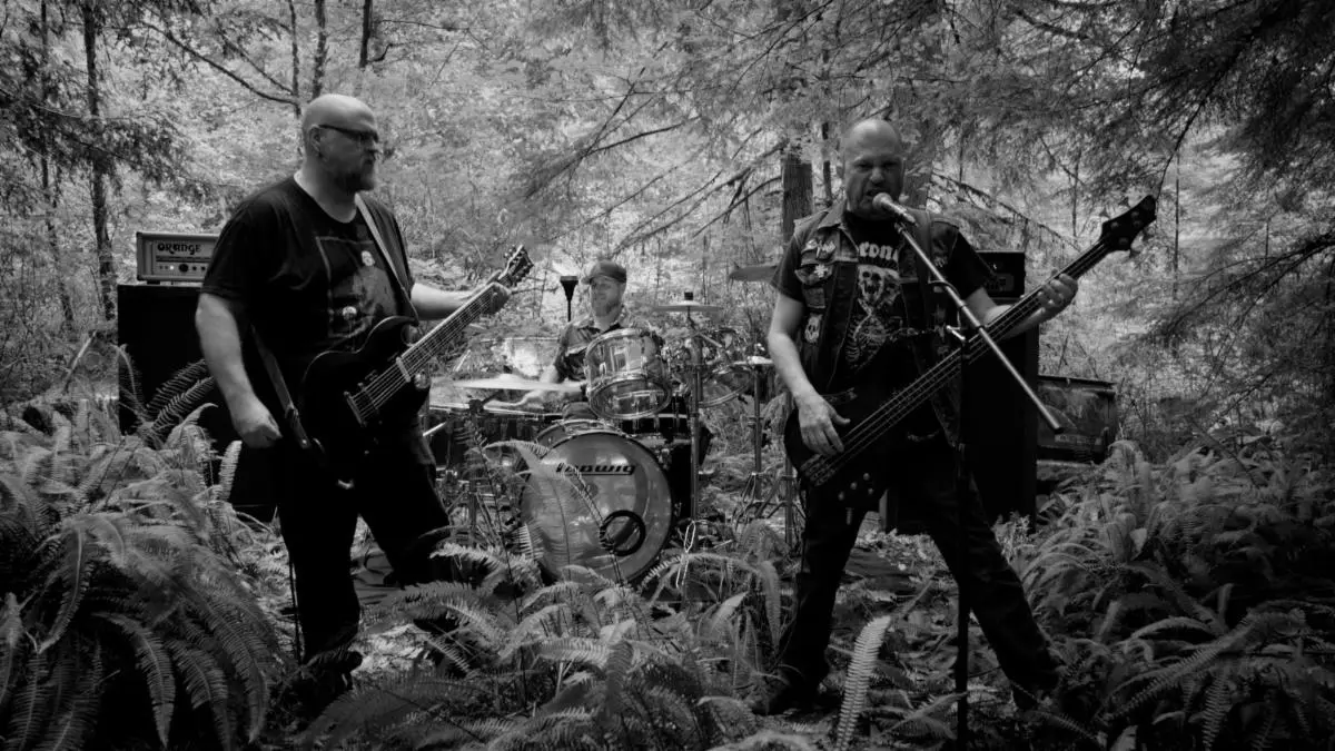⚡ Stricken: anuncia «From Dark Dimensions An Unspeakable Presence Awakens» y estrena «Darkness Impenetrable».
