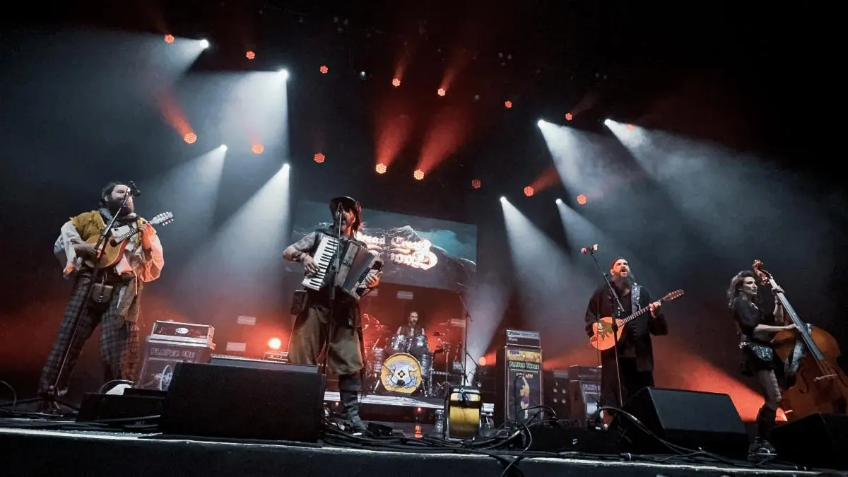 ⚡ The Dread Crew of Oddwood: estrena «Rust & Glory» y celebra los 10 años de «Lawful Evil» con gira por Norteamérica.
