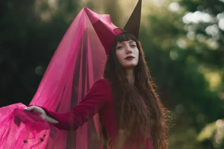 ⚡ Annicke Shireen: convierte la furia femenina en una declaración de poder con «Loud Hag».