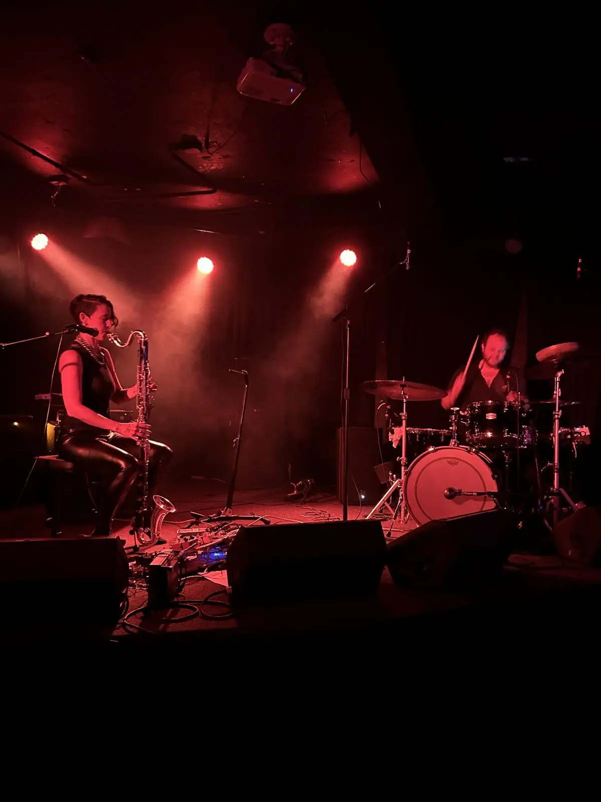 ⚡ Madam Orange: presenta «Parallax», su álbum debut de Drone, Jazz experimental y Noise, con estreno exclusivo en Avant Music News.