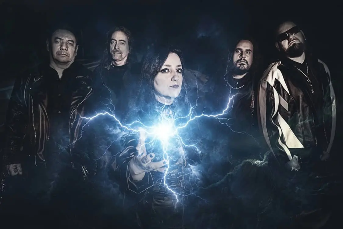⚡ Revengin: estrena «Thunder Inside»: heavy metal sinfónico, fuerza interior y un videoclip filmado en Niterói.